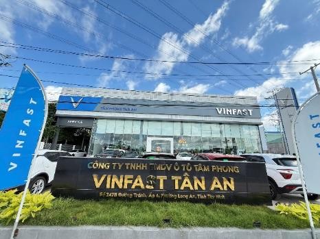 Chủ đại lý VinFast: “Doanh số xe bùng nổ, doanh thu dịch vụ tăng trưởng mạnh”