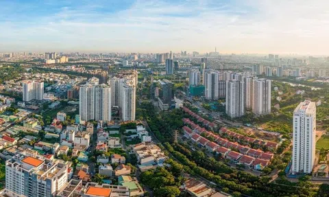 Bất động sản nhà ở vẫn gặp khó khăn, văn phòng cho thuê tiếp tục được săn đón